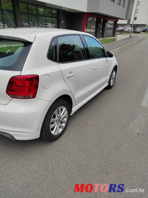 2013' Volkswagen Polo photo #3
