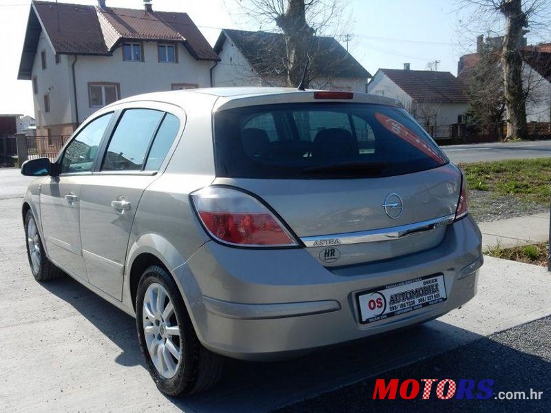 2006' Opel Astra 1,7 Cdti photo #2