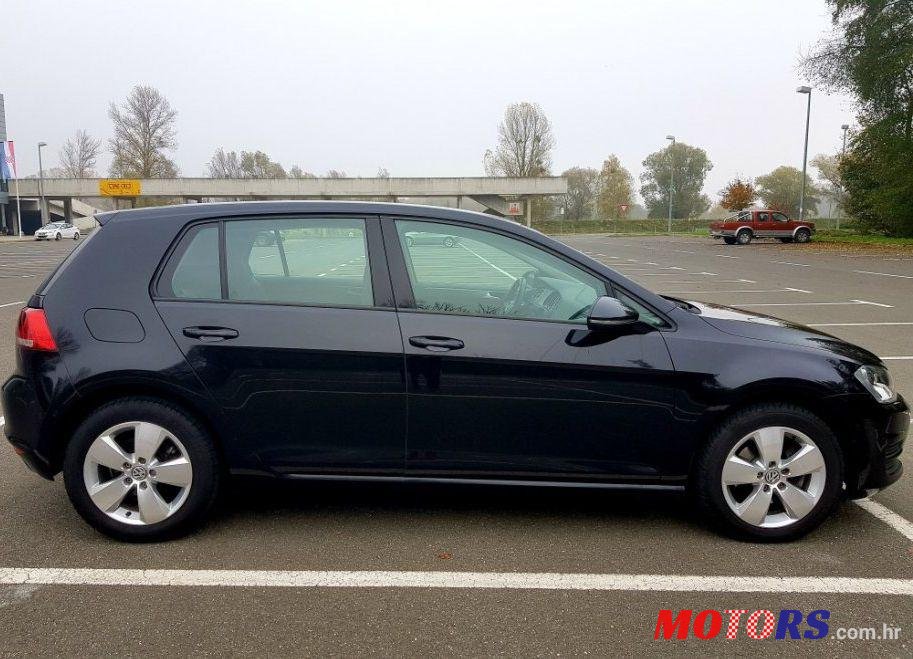 2012' Volkswagen Golf VII 1.6 Tdi photo #1