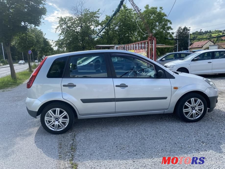 2007' Ford Fiesta photo #5