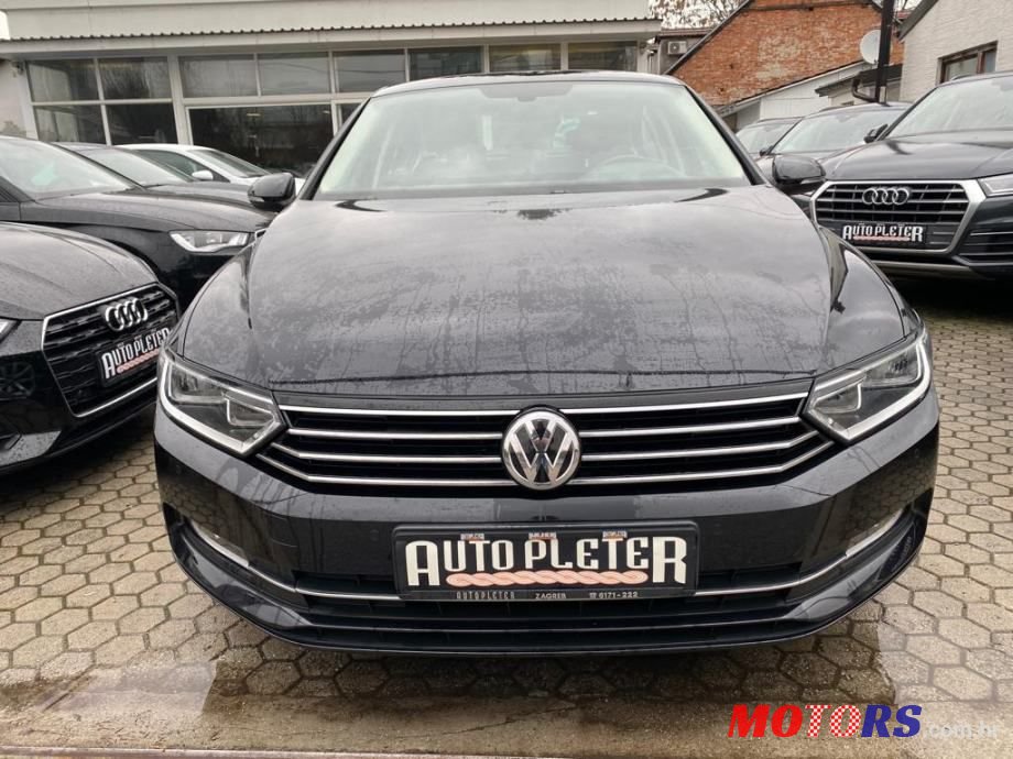 2018' Volkswagen Passat photo #2