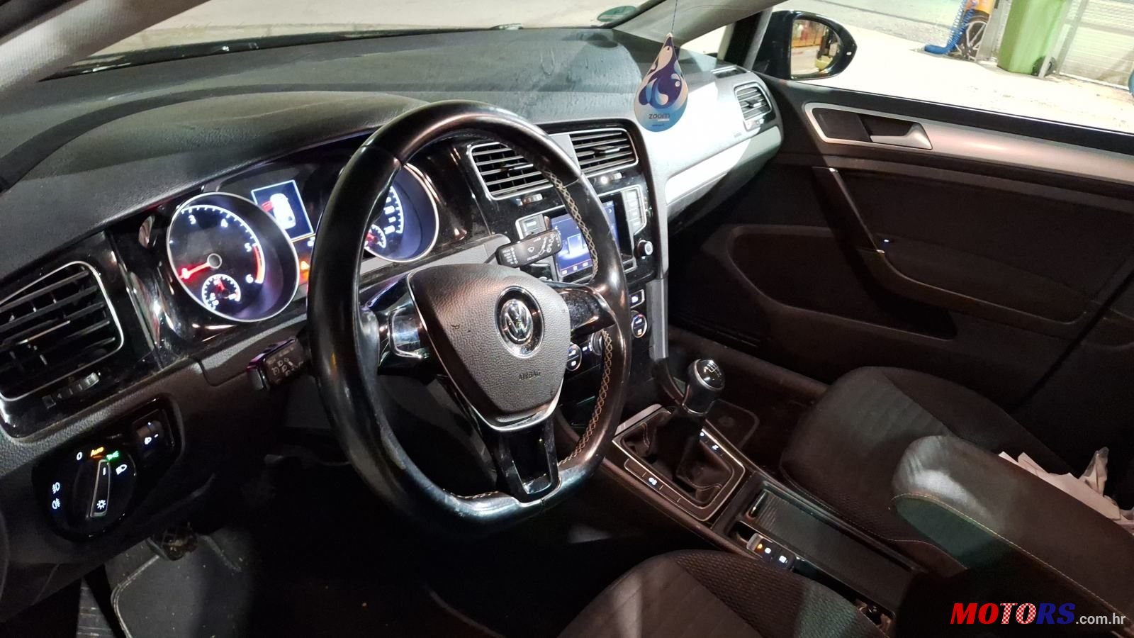 2015' Volkswagen Golf VII Variant photo #5