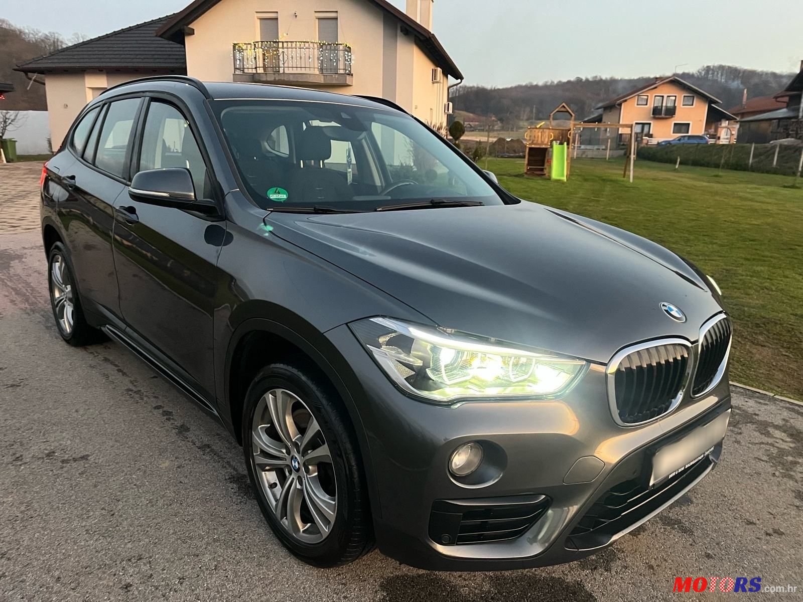 2016' BMW X1 20D photo #3