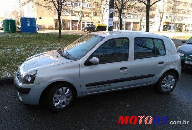 2003' Renault Clio 1,5 Dci photo #1