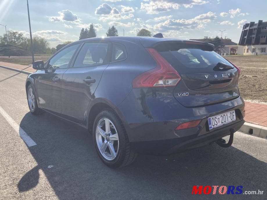 2015' Volvo V40 D2 photo #5