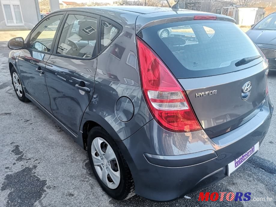 2011' Hyundai i30 1,6 Crdi photo #4
