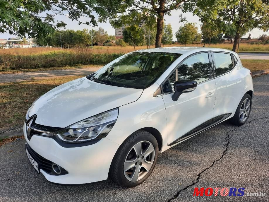 2014' Renault Clio photo #1