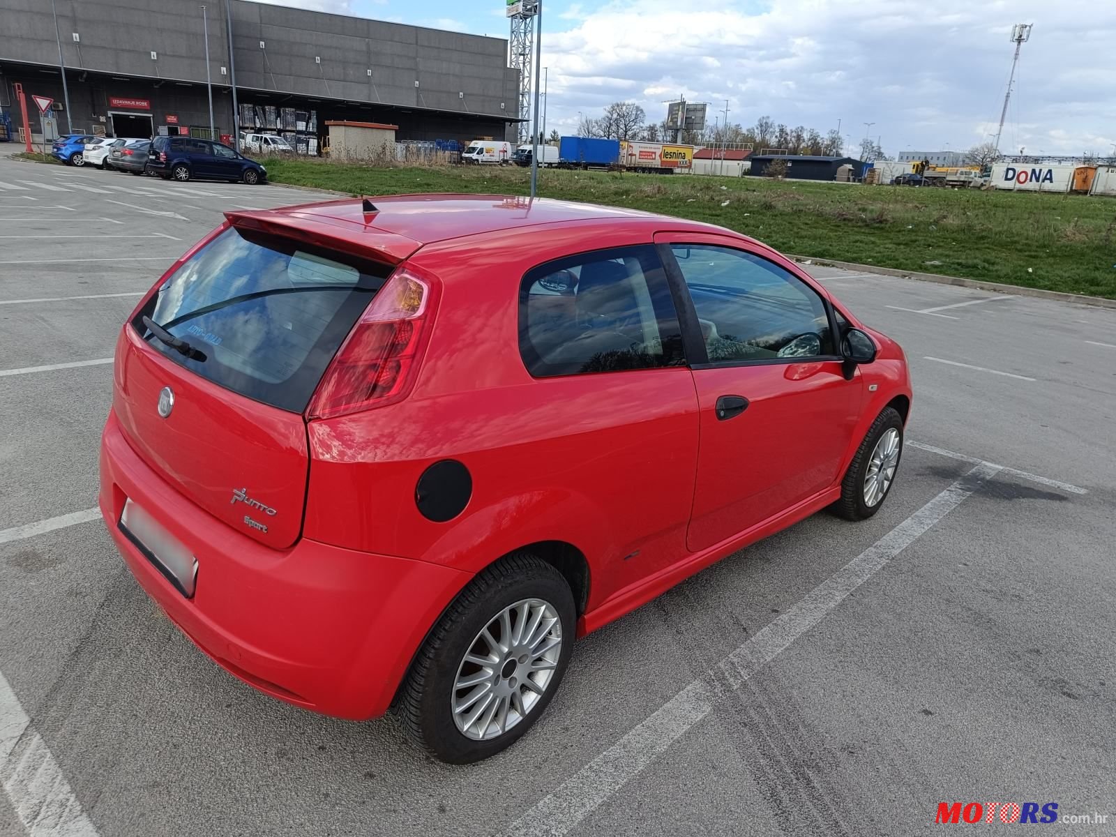 2009' Fiat Grande Punto 1,4 8V photo #2