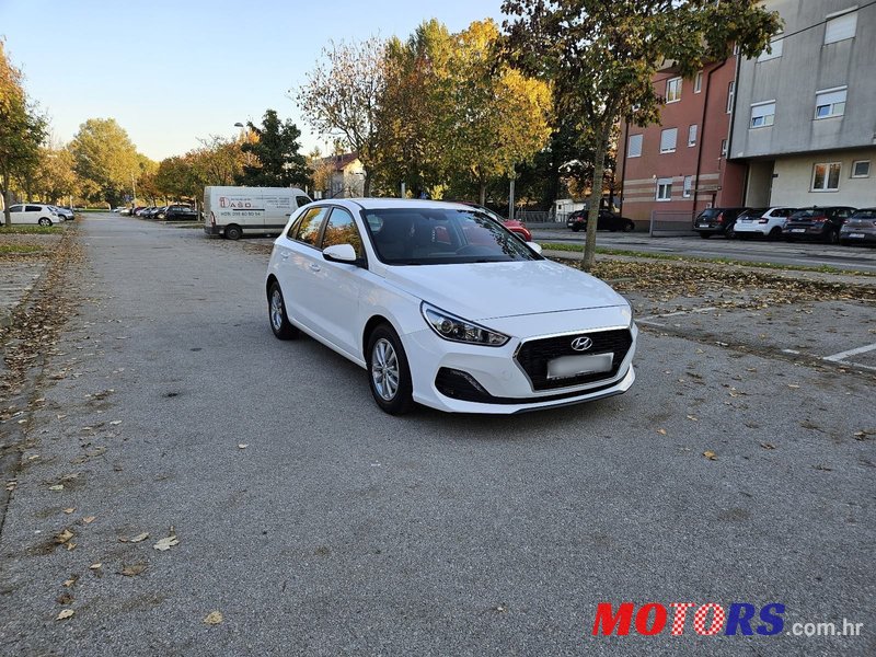 2020' Hyundai i30 1.0 T-Gdi photo #2