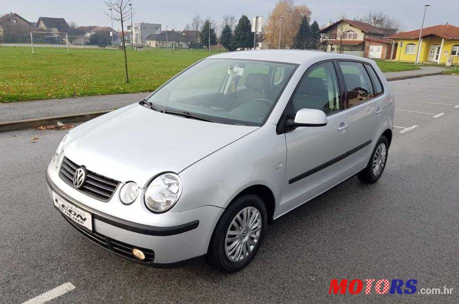2002' Volkswagen Polo photo #2