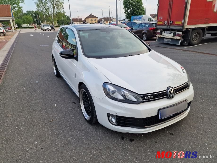 2010' Volkswagen Golf 6 2,0 Tdi photo #2