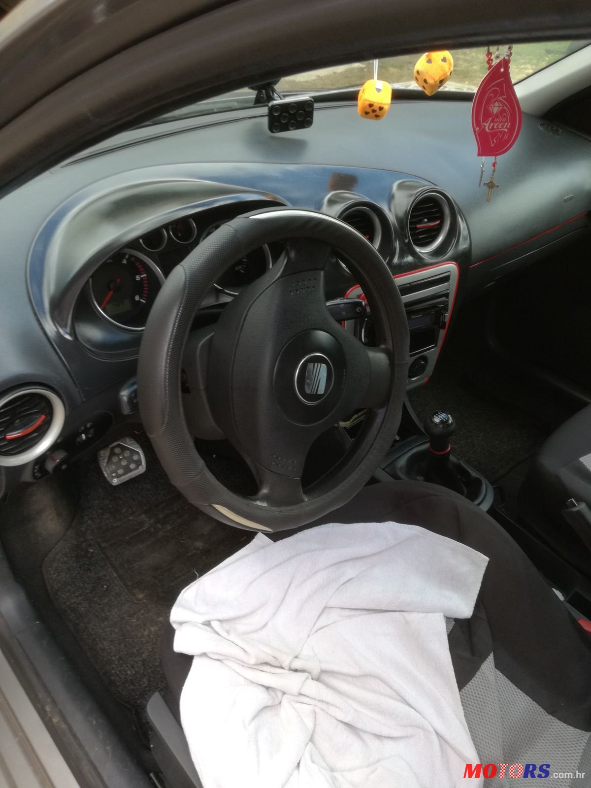 2003' SEAT Ibiza photo #2