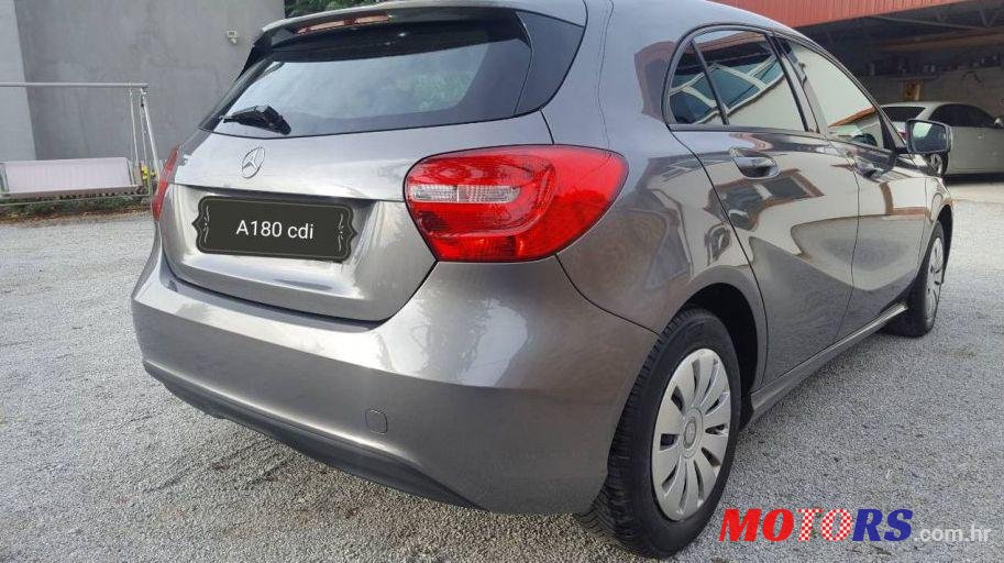 2015' Mercedes-Benz A-Klasa photo #2