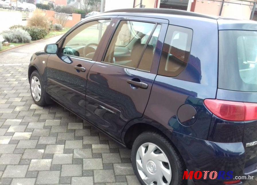2004' Mazda 2 Cd68 photo #3