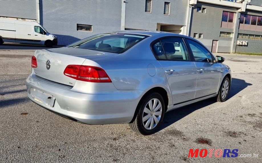 2011' Volkswagen Passat 1,6 Tdi Bmt photo #4