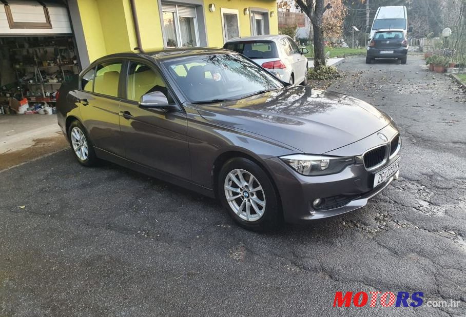 2013' BMW Serija 3 316D photo #1