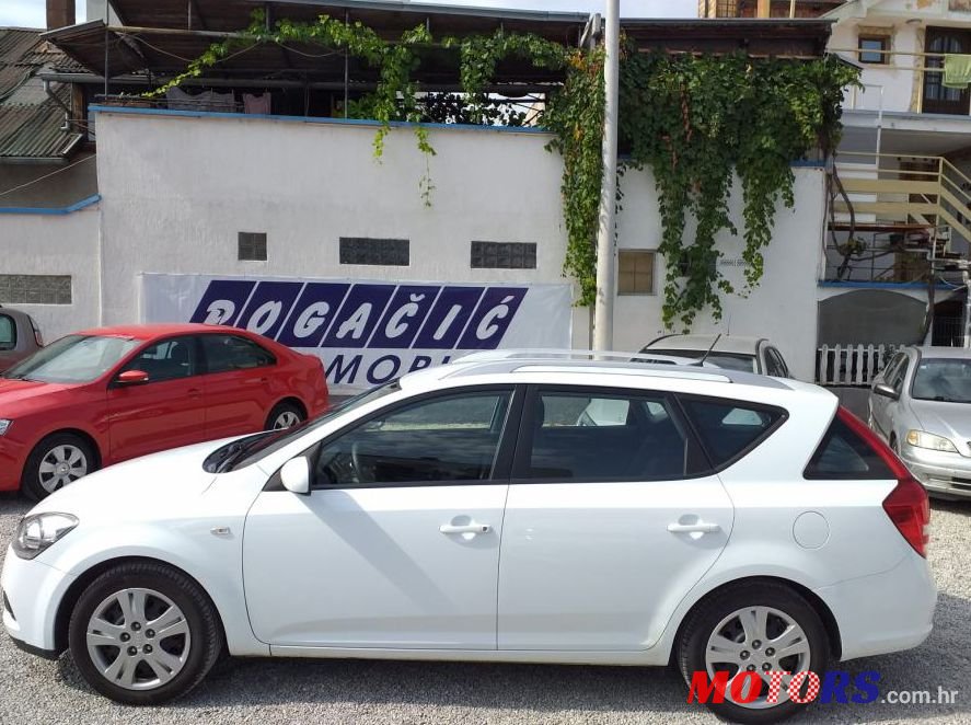 2011' Kia Ceed Sportswagon photo #1