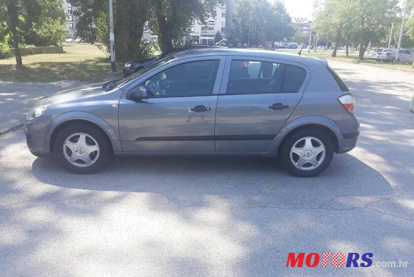2005' Opel Astra 1,4 photo #1