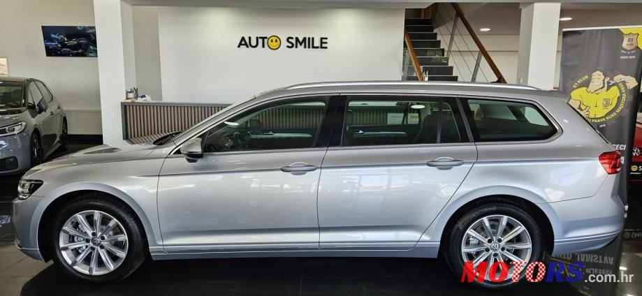 2020' Volkswagen Passat photo #3