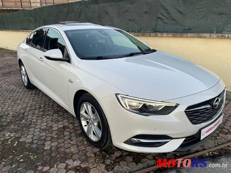 2017' Opel Insignia photo #2