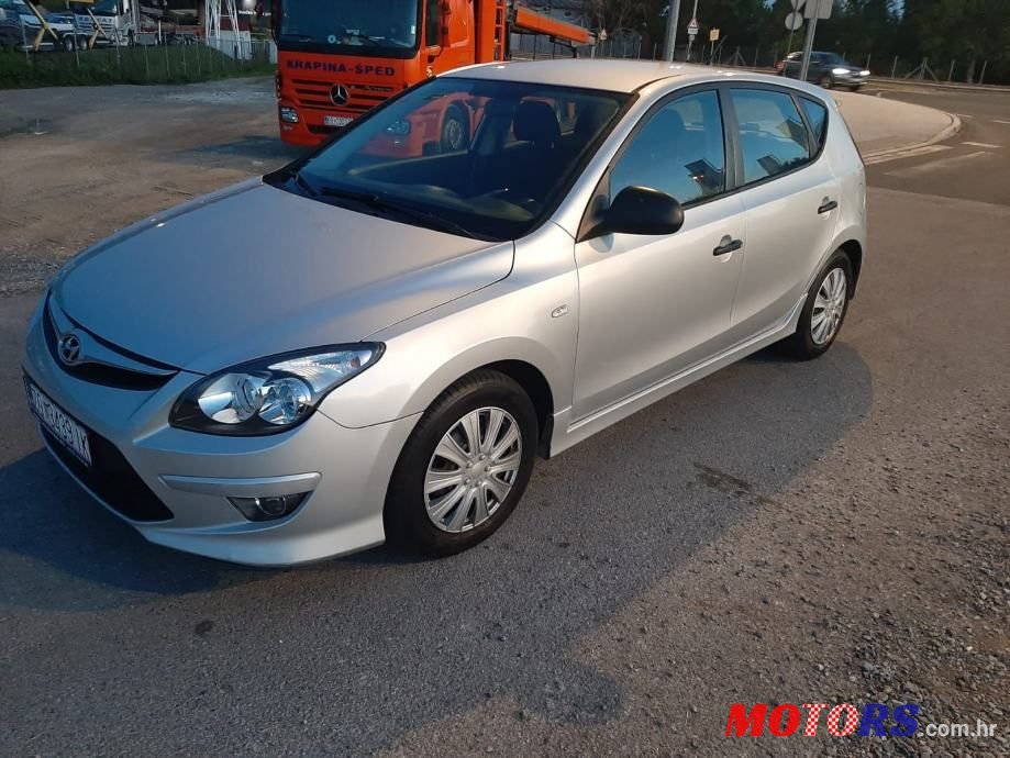 2012' Hyundai i30 photo #3