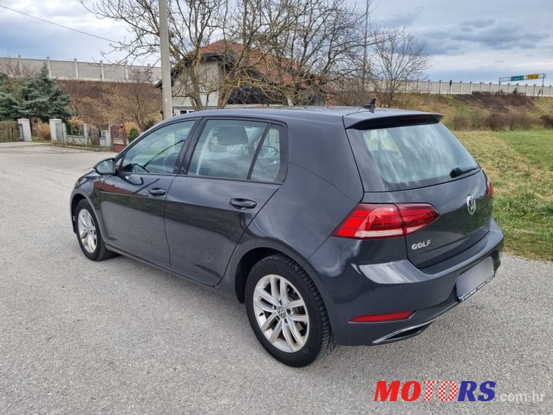 2019' Volkswagen Golf VII 1.6 Tdi photo #2