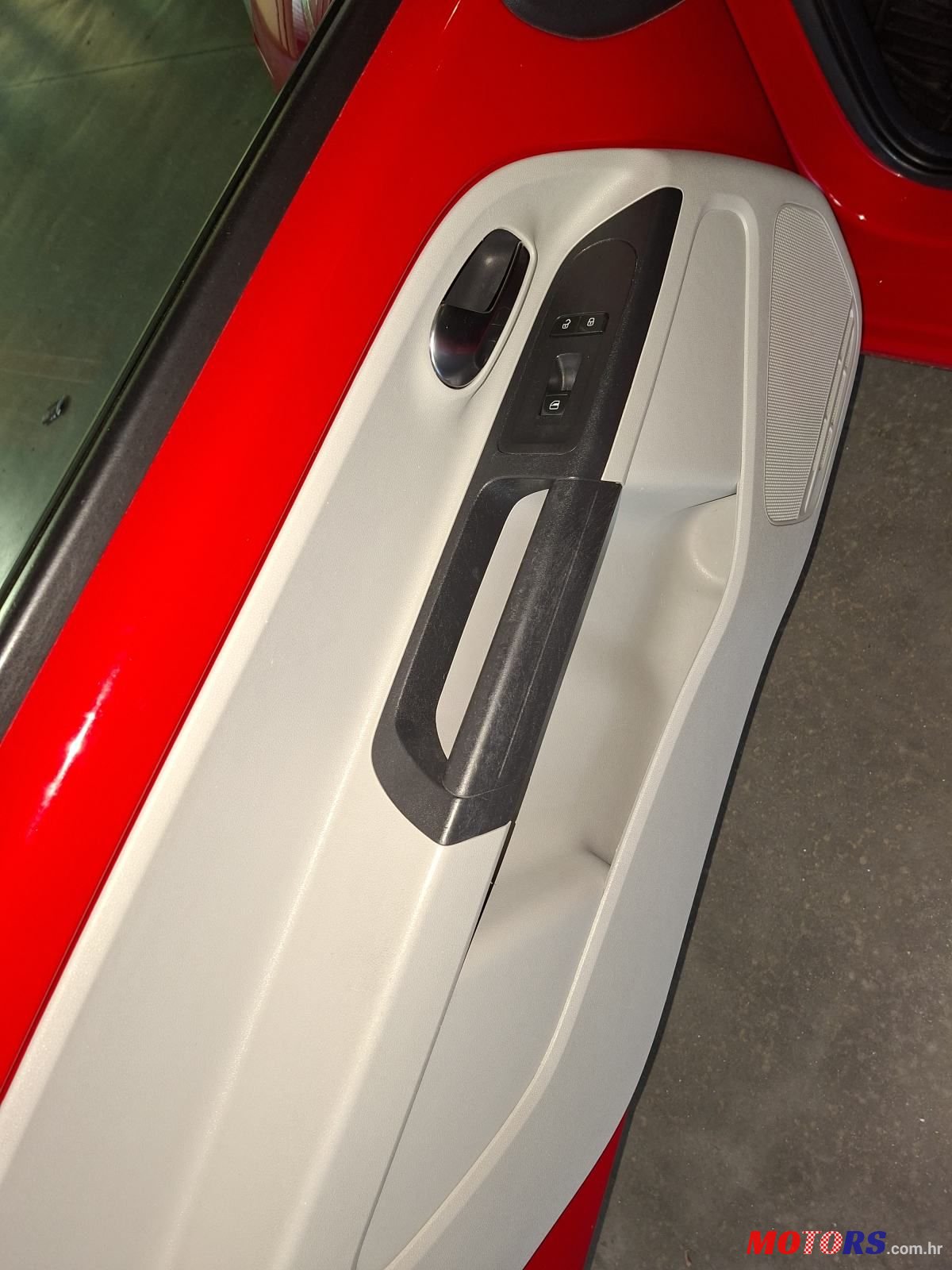 2013' SEAT Mii 1,0 photo #4