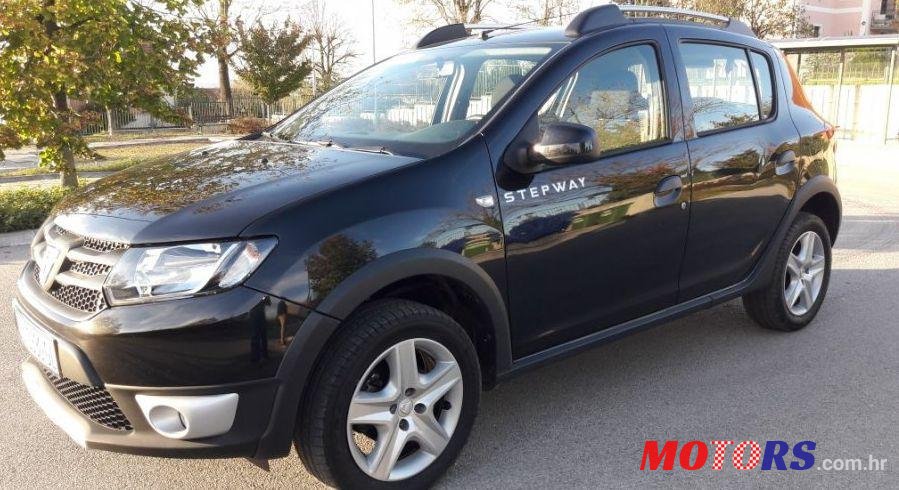 2016' Dacia Sandero photo #2