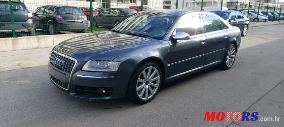 2008' Audi S8 5,2 photo #2