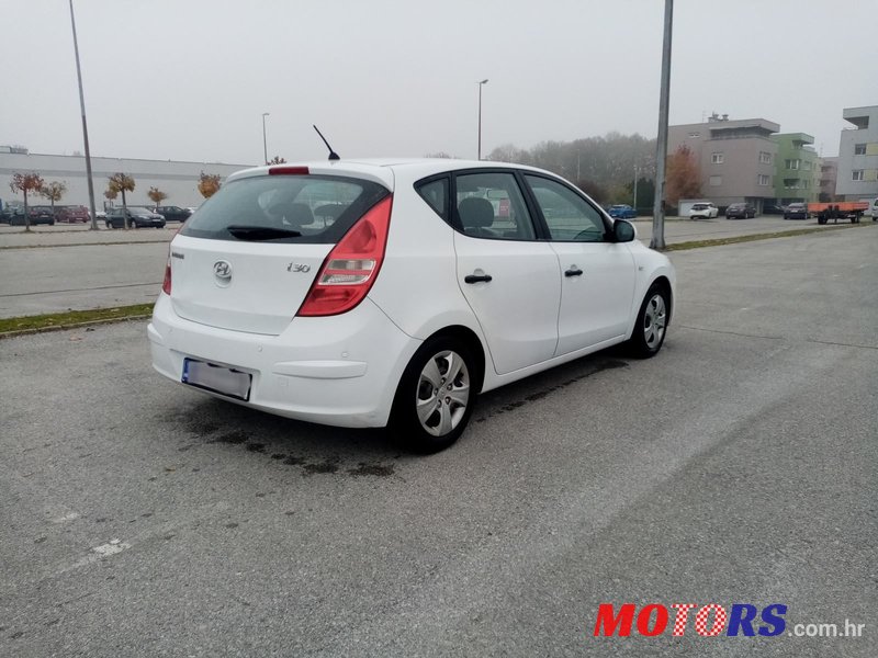 2010' Hyundai i30 1,4 16V photo #4