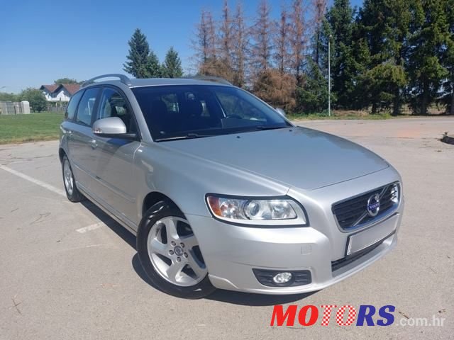 2011' Volvo V50 photo #3