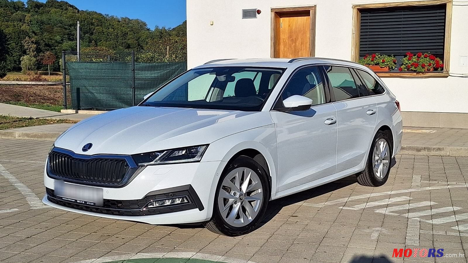 2022' Skoda Octavia Combi photo #2