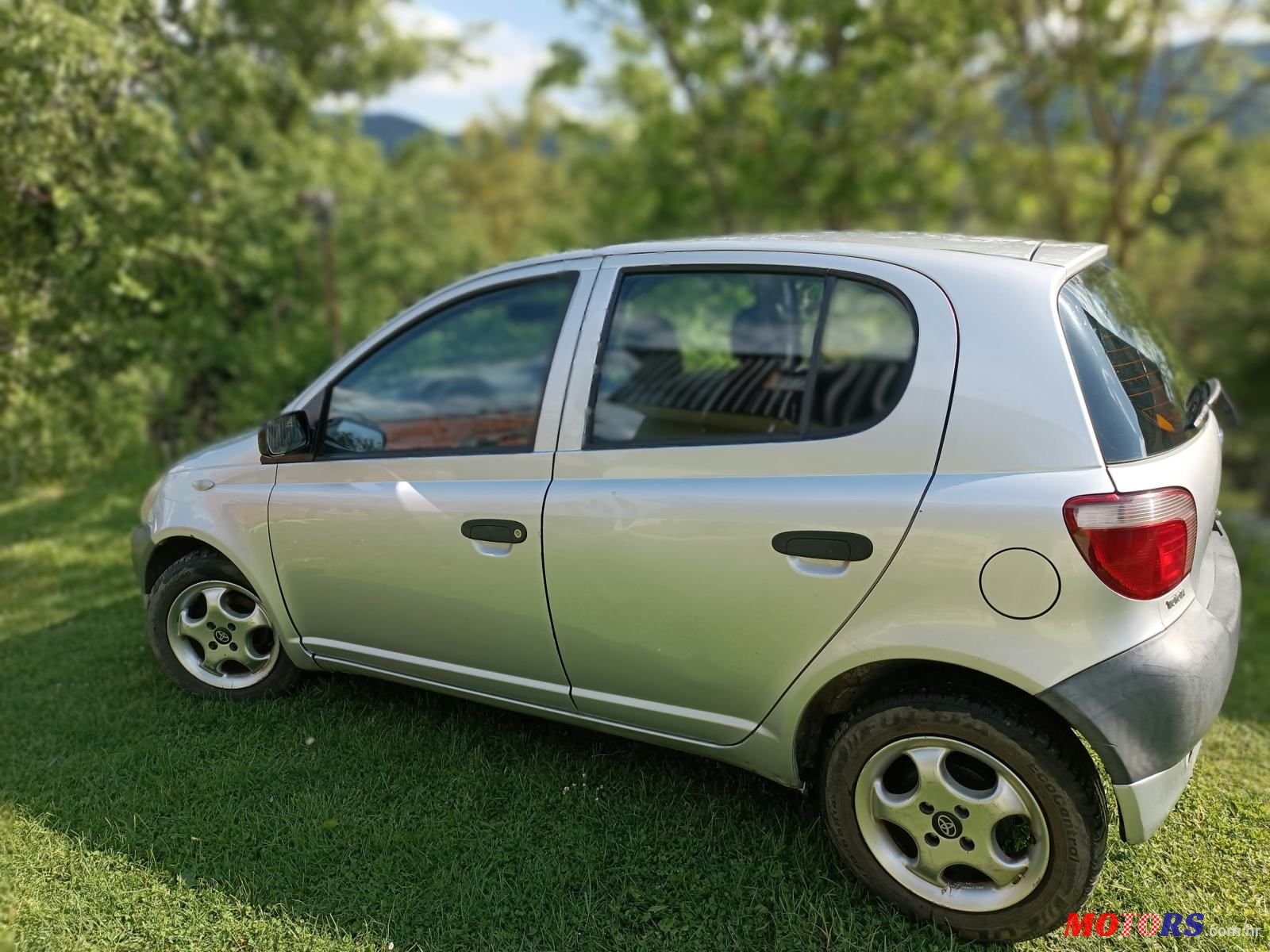 2002' Toyota Yaris 1,0 Vvt-I photo #2
