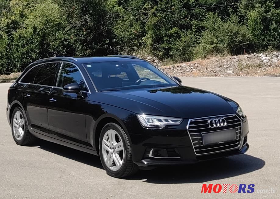 2017' Audi A4 Avant photo #3