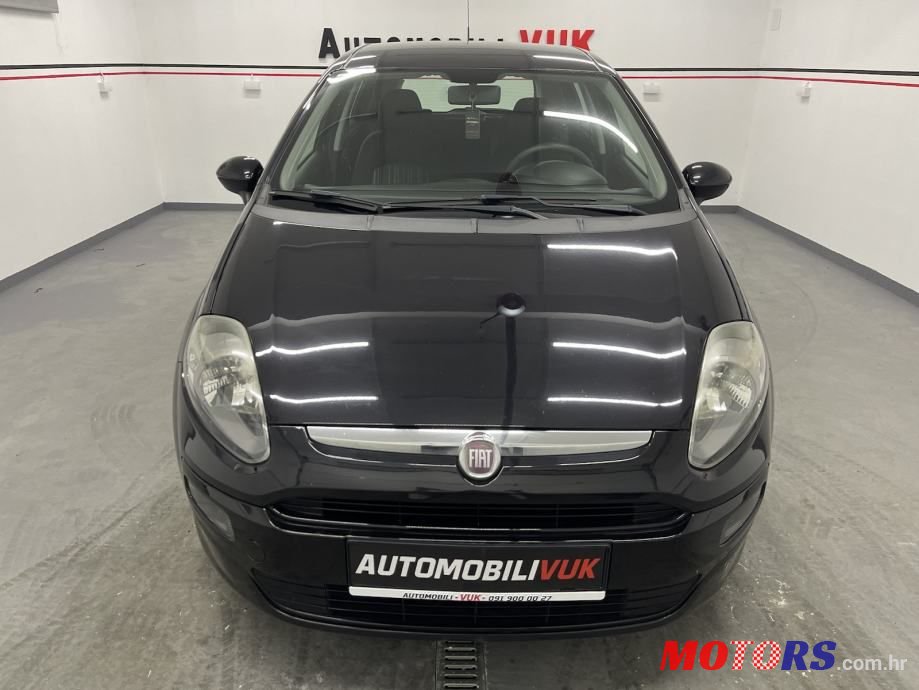 2011' Fiat Punto Evo photo #2