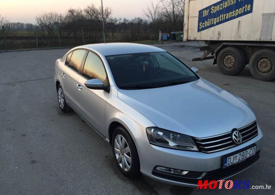 2012' Volkswagen Passat photo #2