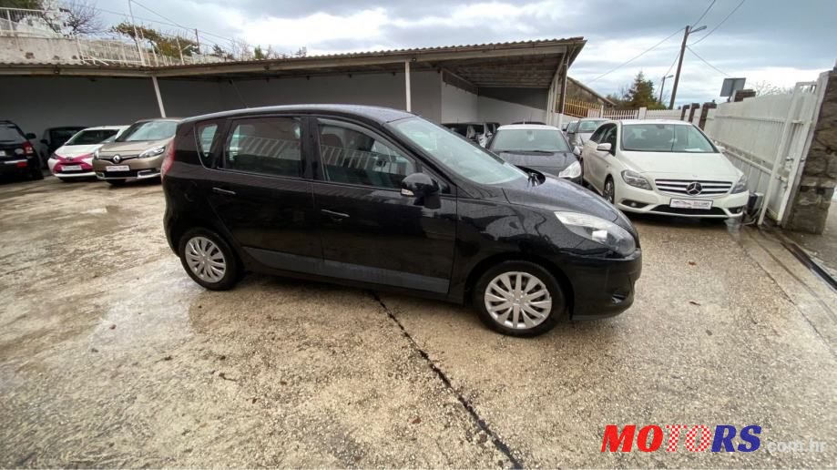 2011' Renault Scenic 1,5 Dci photo #5