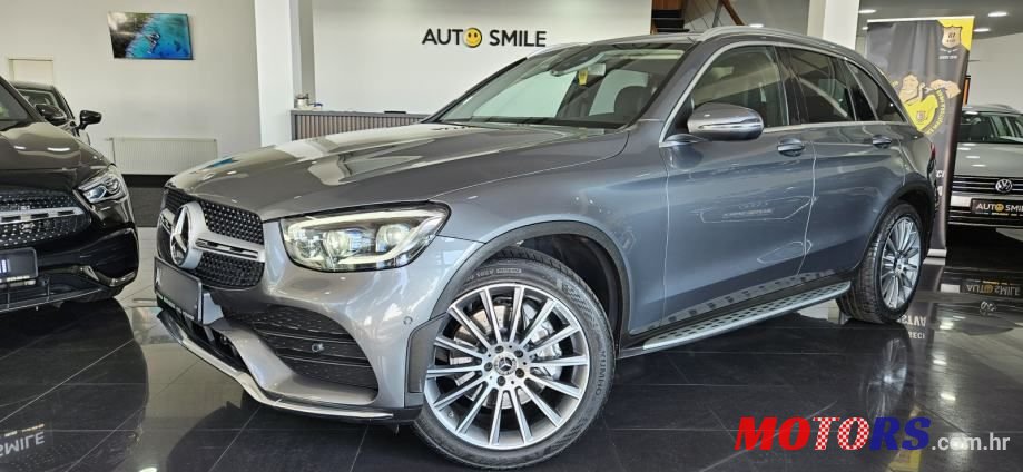 2019' Mercedes-Benz GLC 300 4Matic photo #1