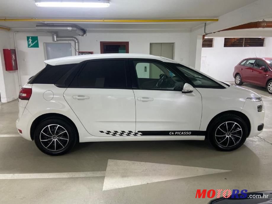 2015' Citroen C4 Picasso photo #4
