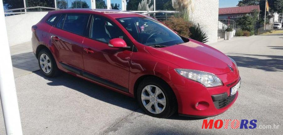 2011' Renault Megane Grandtour 1,5 Dci Edc photo #1