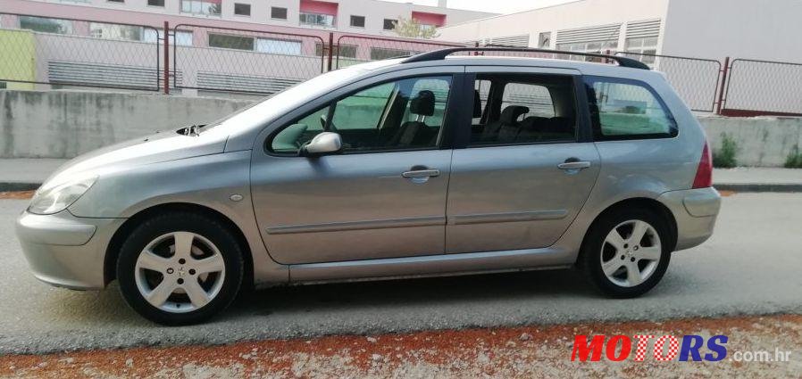 2003' Peugeot 307 Sw photo #1