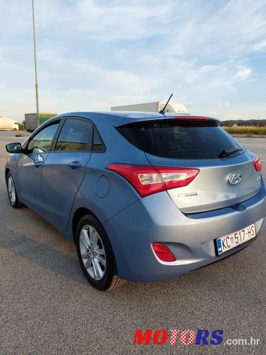 2014' Hyundai i30 photo #3