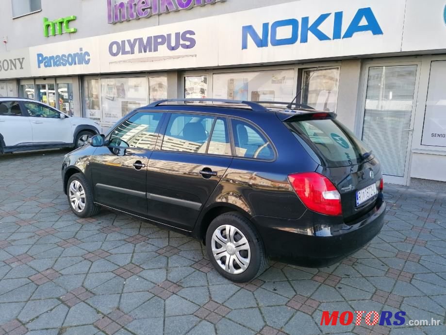 2011' Skoda Fabia Combi photo #6