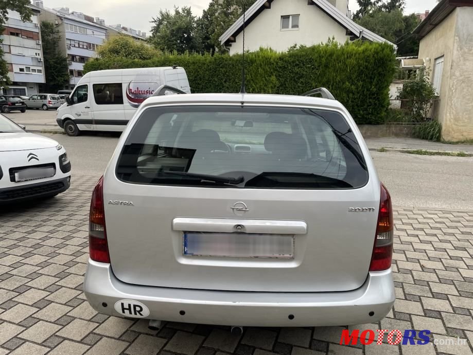 2004' Opel Astra 2.0 Dti photo #5