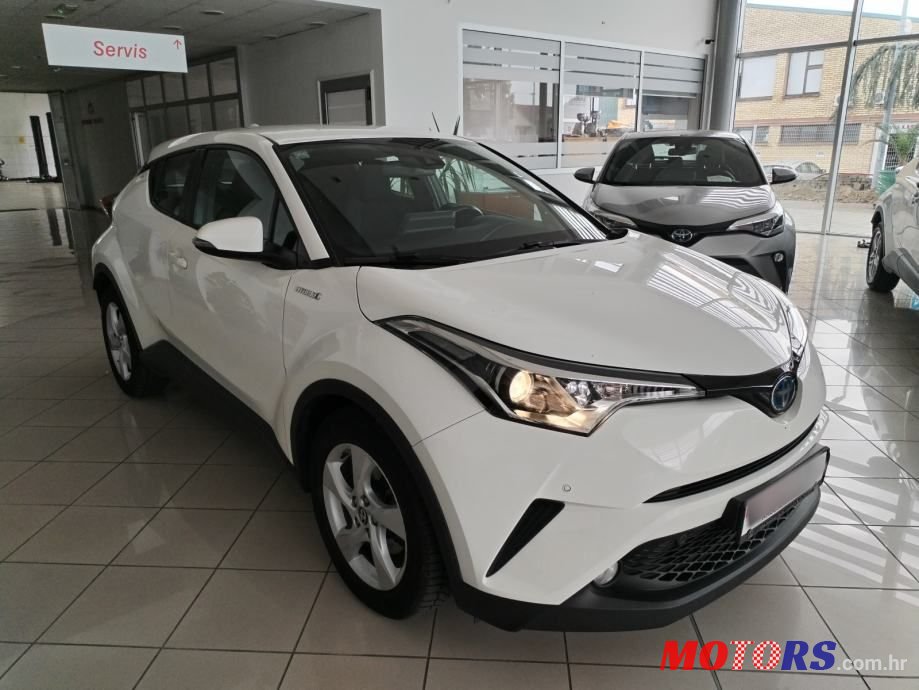 2018' Toyota C-HR 1,8 photo #3