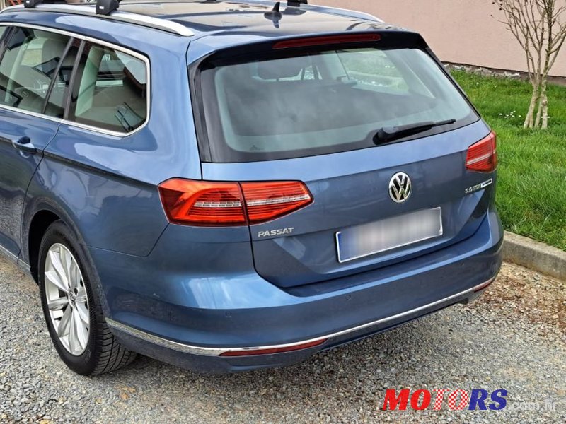2015' Volkswagen Passat Variant photo #6