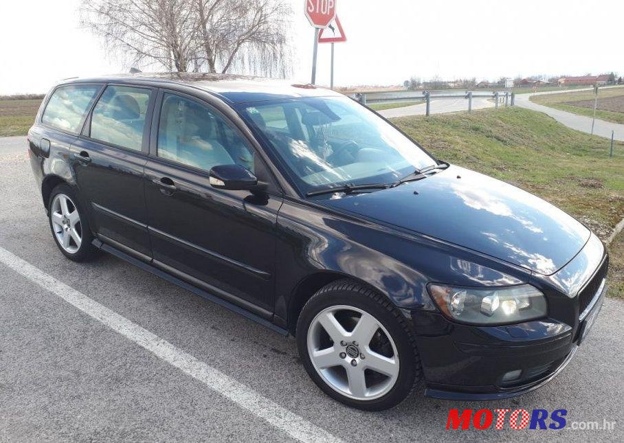 2005' Volvo V50 2,0 D photo #1