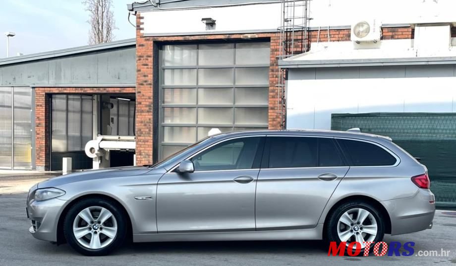 2010' BMW Serija 5 Touring 520D photo #2