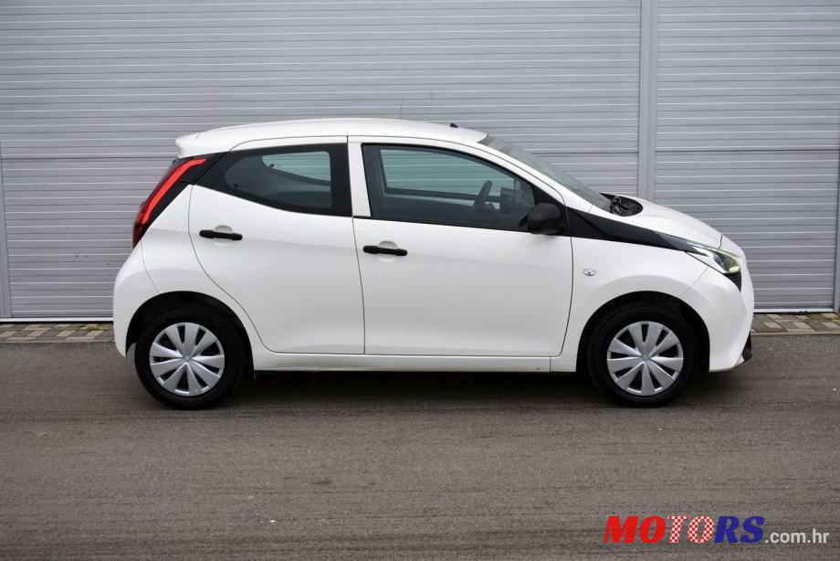 2019' Toyota Aygo X 1.0 photo #3