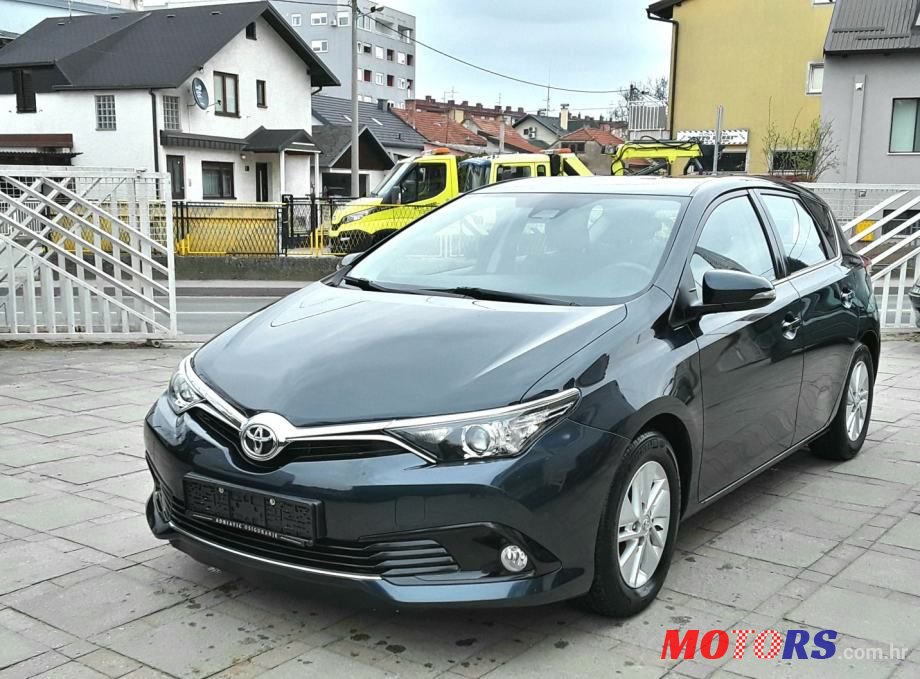 2016' Toyota Auris 1,6 photo #2